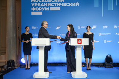    Фото: Мария Багреева и вице-президент ООО ГК "СУ-555" Александр Арифов на подписании соглашения / Пресс-центр Департамента экономической политики и развития города Москвы ©Фото: Мария Багреева и вице-президент ООО ГК "СУ-555" Александр Арифов на подписании соглашения / Пресс-центр Департамента экономической политики и развития города Москвы