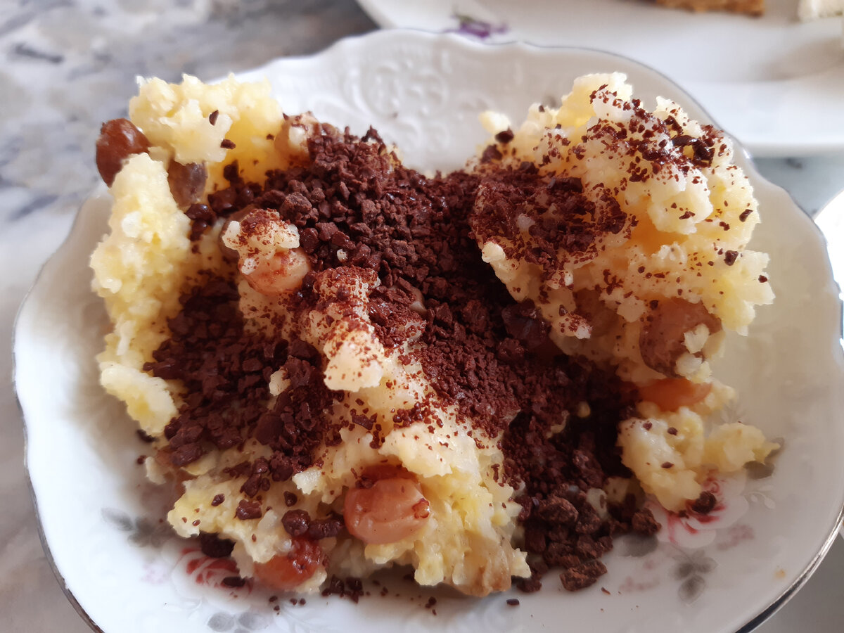 пшенная каша с изюмом и тертым шоколадом