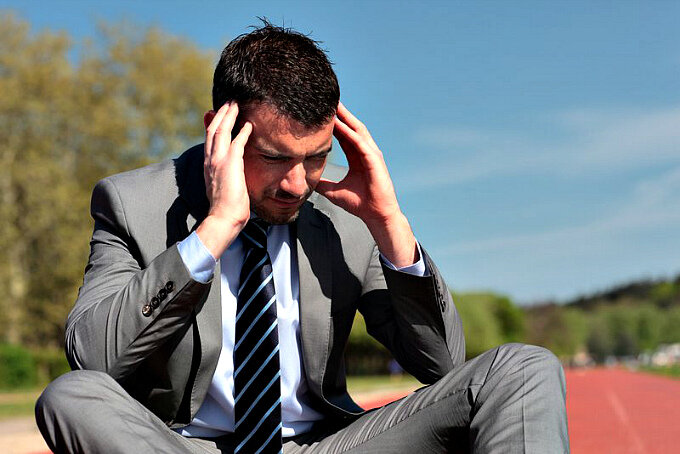 Иногда, ты голову готов сломать из-за кучи негативной информации, которую он на тебя выливает..