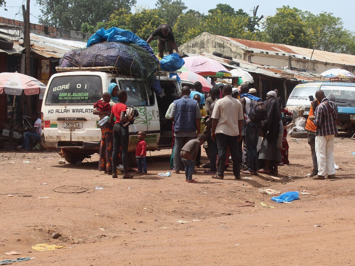 Guinee bissau egypte. Гвинея Бисау. Гвинея-Бисау автомобиль. Гвинея-Бисау одна из беднейших.