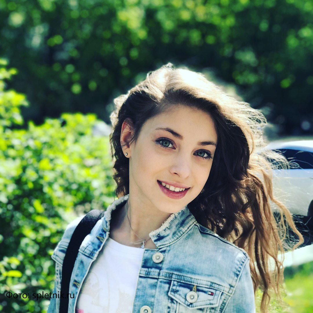 Алена Косторная "в миру"