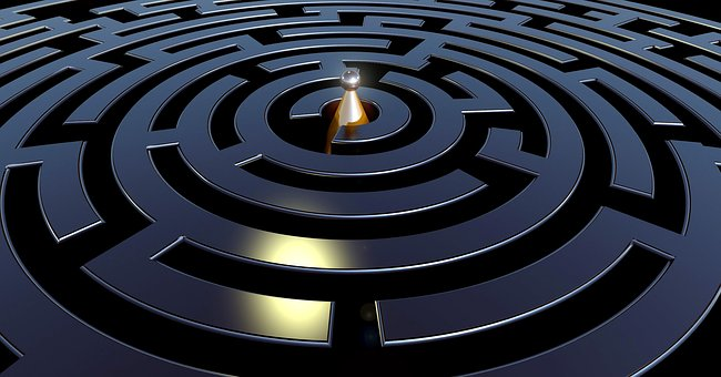 https://pixabay.com/photos/labyrinth-target-away-conception-2037287/