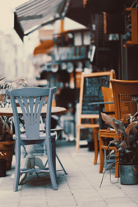 https://pixabay.com/ru/photos/кафе-ресторан-стул-1872888/