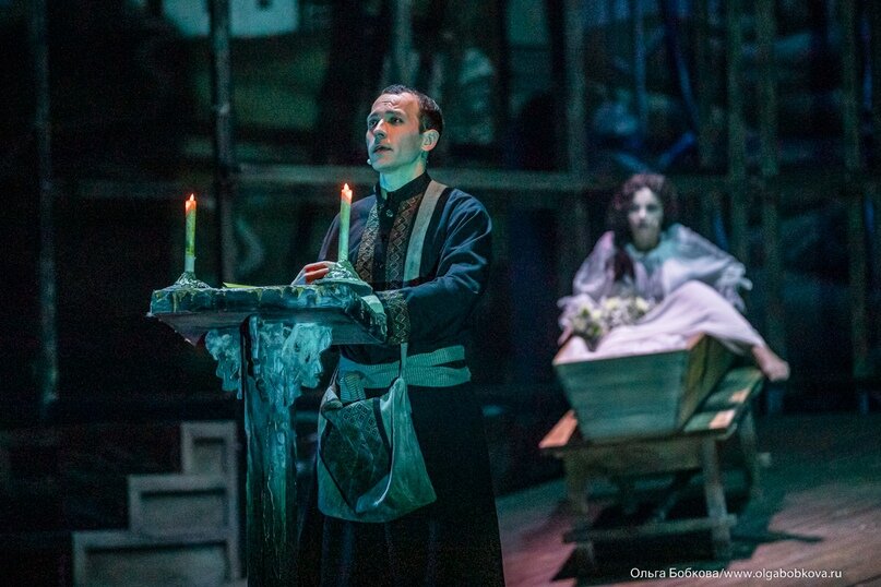 Сцена из мюзикла. Фото Ольги Бобковой 