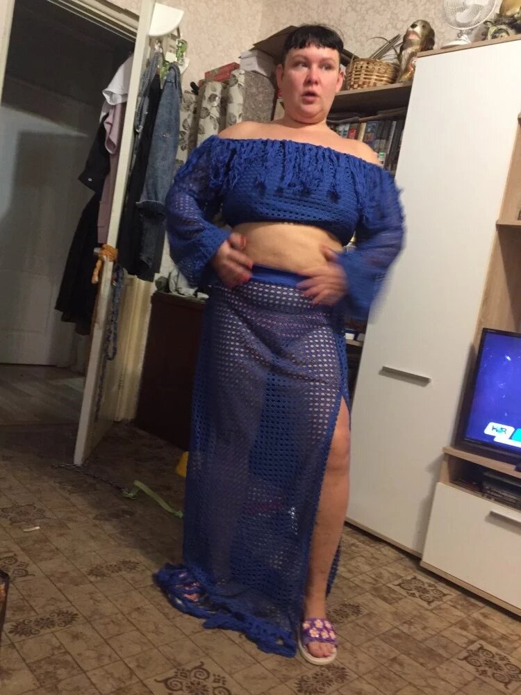 Фото можно листать вправо