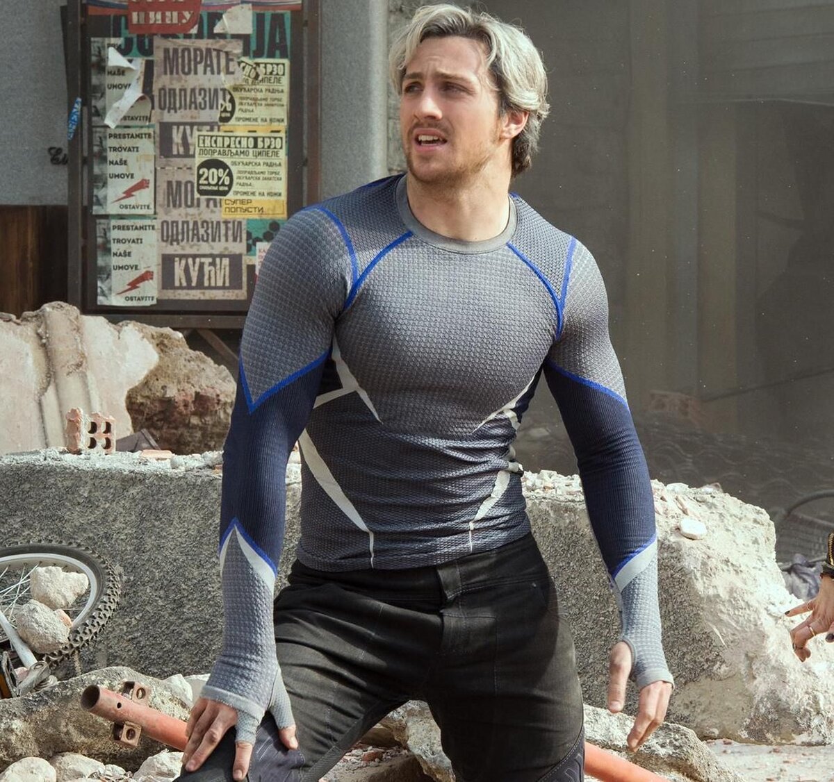 Ртуть так же известен как Пьетро Максимофф (Аарон Тейлор-Джонсон)