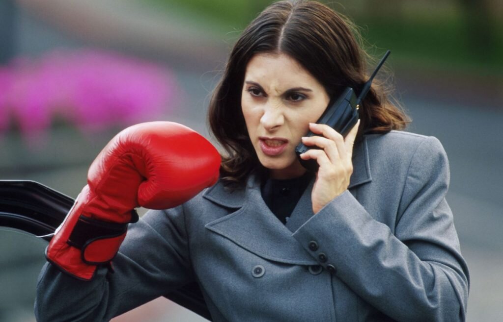 счастливая пара среднего возраста. Chudd@ jenshina. люди гуляют. женщина устраивает личную жизнь. нервная женщина картинки.