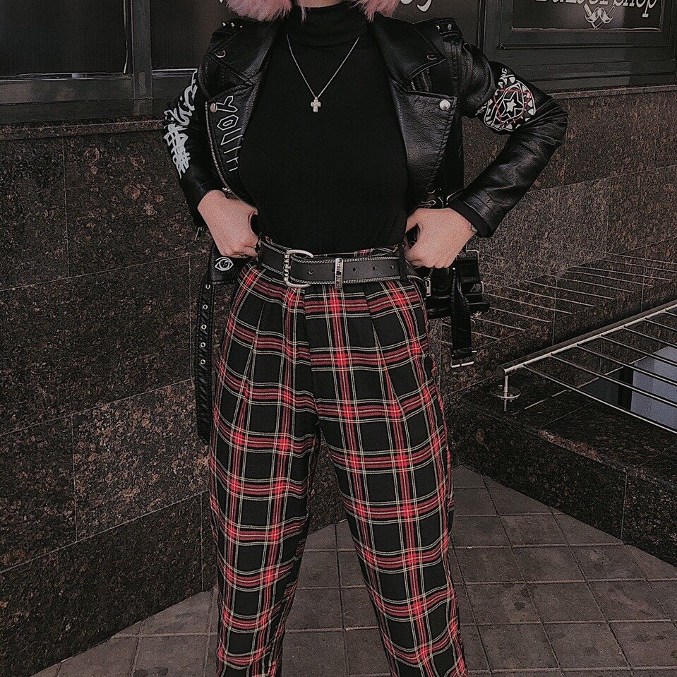 Брюки в клетку https://aliexpress.ru/item/32970564589.html?af=2843245&cv=35230706&cn=43q52zoly08qty1ggwsmvny5sdz6481u&dp=v5_43q52zoly08qty1ggwsmvny5sdz6481u&afref=http%253A%252F%252Faway.vk.com&aff_request_id=1433743463db4e8d94181f32e94f0130-1580658213467-05073-rwUVKMbe&aff_platform=api&cpt=1580658213467&sk=rwUVKMbe&aff_trace_key=1433743463db4e8d94181f32e94f0130-1580658213467-05073-rwUVKMbe&terminal_id=8885f58646b0428988dd307eaa89590e