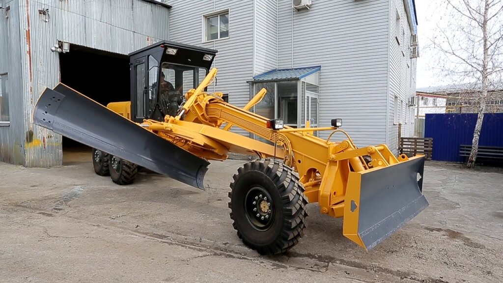 
Поэтому, чаще всего, одно техническое средство не справляется со всеми поставленными задачами. Из-за этого приходится приобретать не одну специализированную машину, а целый автопарк: трактор-тягач, навесное оборудование (грейдер), бульдозер, снегоочистительную технику и т. п. Возрастают дополнительные затраты на приобретение, обслуживание и ремонт всей вышеперечисленной техники.