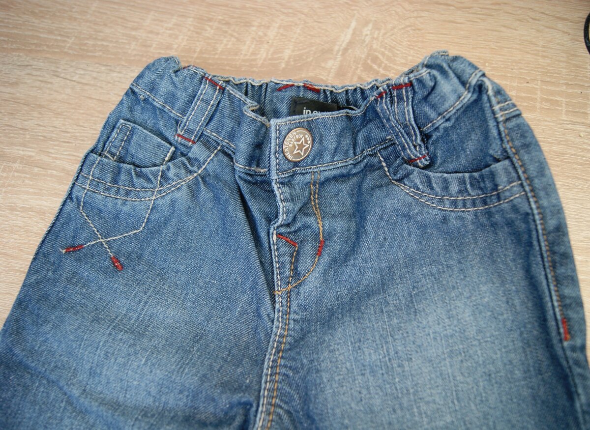 Классические детские джинсы