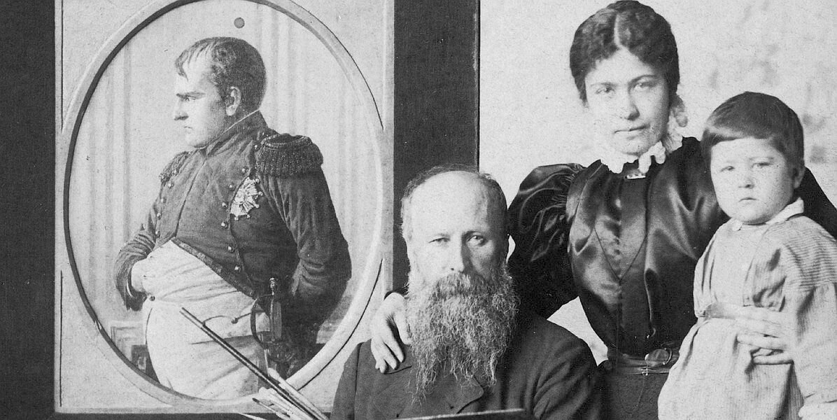 В.В. Верещагин с семьёй у портрета Наполеона. 1895 г. Фото из свободных источников