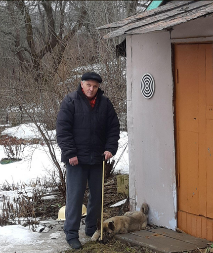 Андрей Иванович втихаря Мишку подкармливает, чтобы тот не скулил