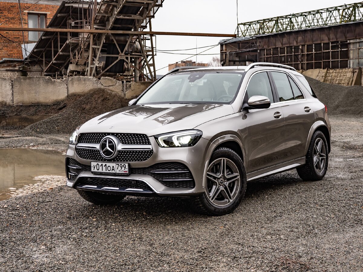 Когда-то мне довелось поездить на первом Mercedes-Benz ML. Это был ужасный аппарат, впечатления от которого были столь плохими, что испортить их смог только первый BMW X5.