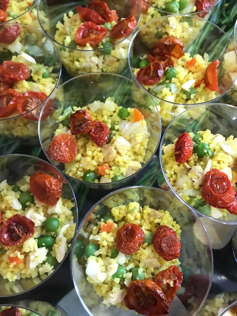 Салат из курицы с кус кусом и мятой