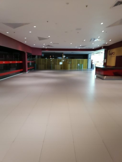 Вот так пусто сейчас. Каро в ТЦ на Дыбенко закрыт. Фото автора