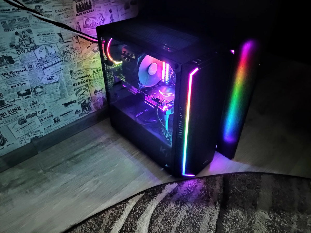 Игровой для компьютера с подсветкой. Zalman 120 c подсветкой. Системник с подсветкой. Компьютер с подсветкой. Корпус для компьютера с подсветкой.