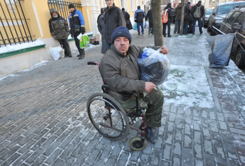 Фото калек. Инвалиды попрошайки на улице.