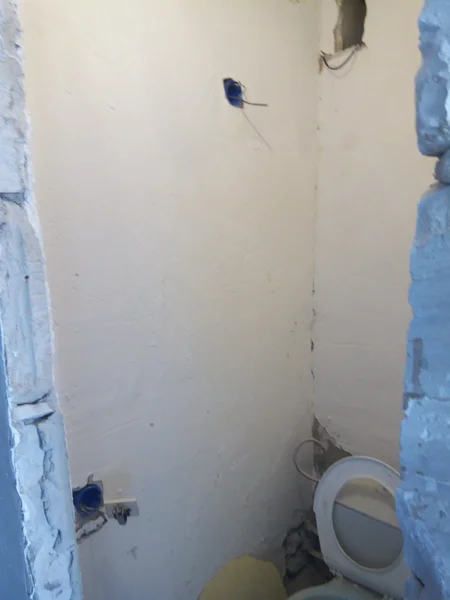 Ремонт туалета своими руками в панельном доме - фото и видео