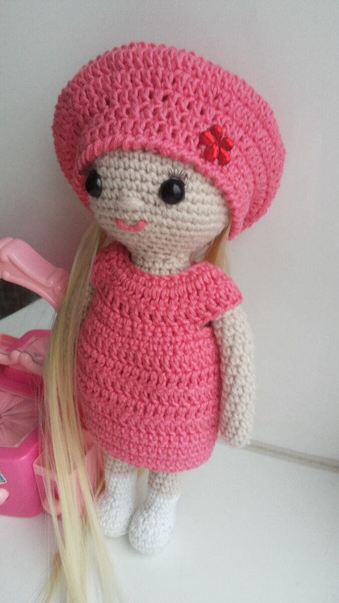 Длинноволосая красотка. 