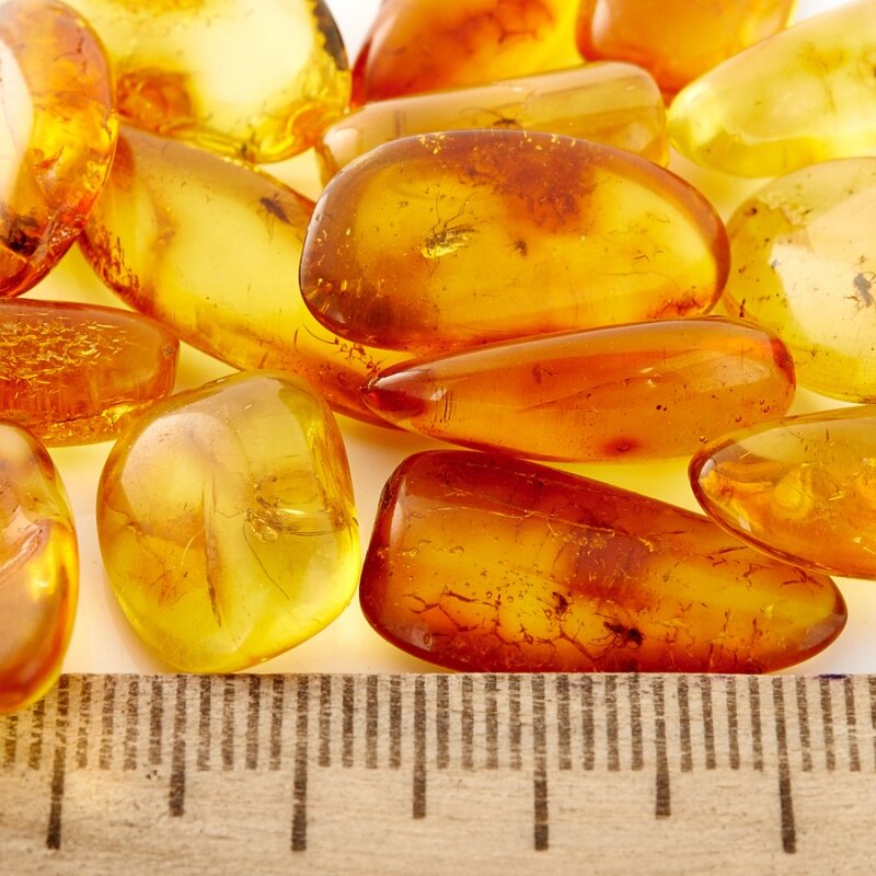 Янтарь минерал. Янтарь с инклюзами. Янтарь минералоид. Про янтарную. Калининград море янтарь.