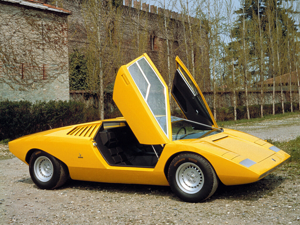 Элджей разыграл его новый автомобиль «Lamborghini Countach»?