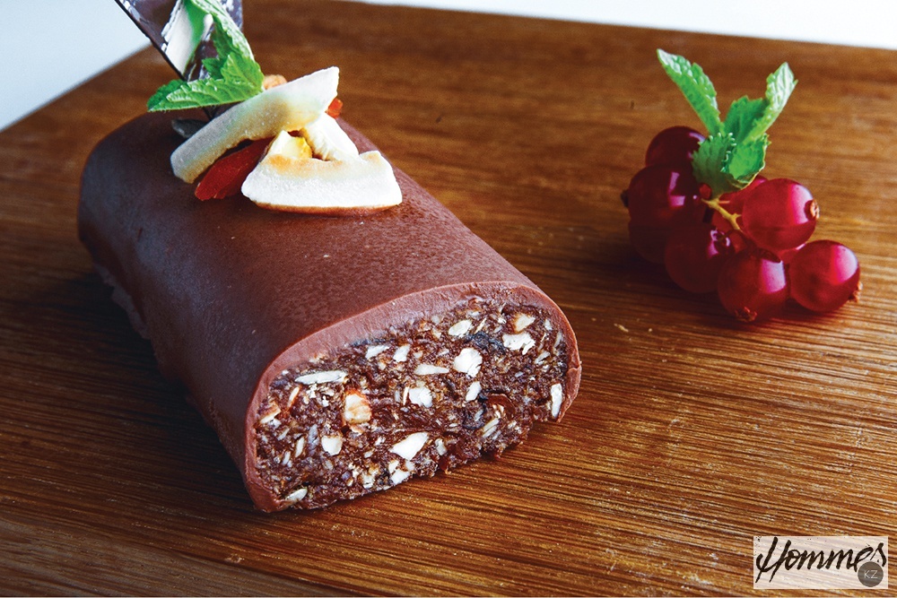 Традиционная основа моих блюд – французская кулинария. Но я стараюсь добавлять и свой почерк. Сегодня я живу в Астане и стараюсь вносить в мои рецепты казахстанские акценты.