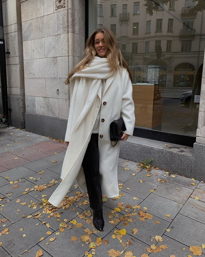 Пальто и большой шарф — прекрасное осеннее сочетание. Фото: https://www.instagram.com/linnhagglund/