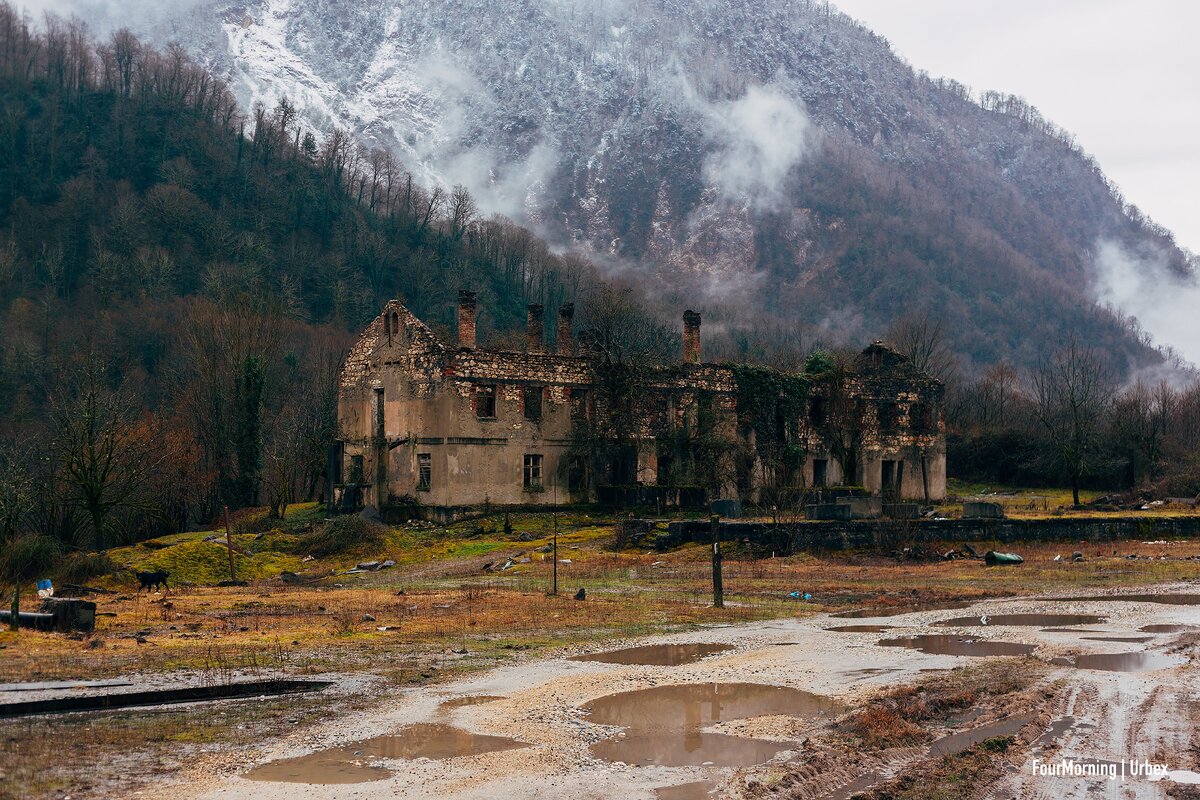 Абхазия город призрак акармара фото