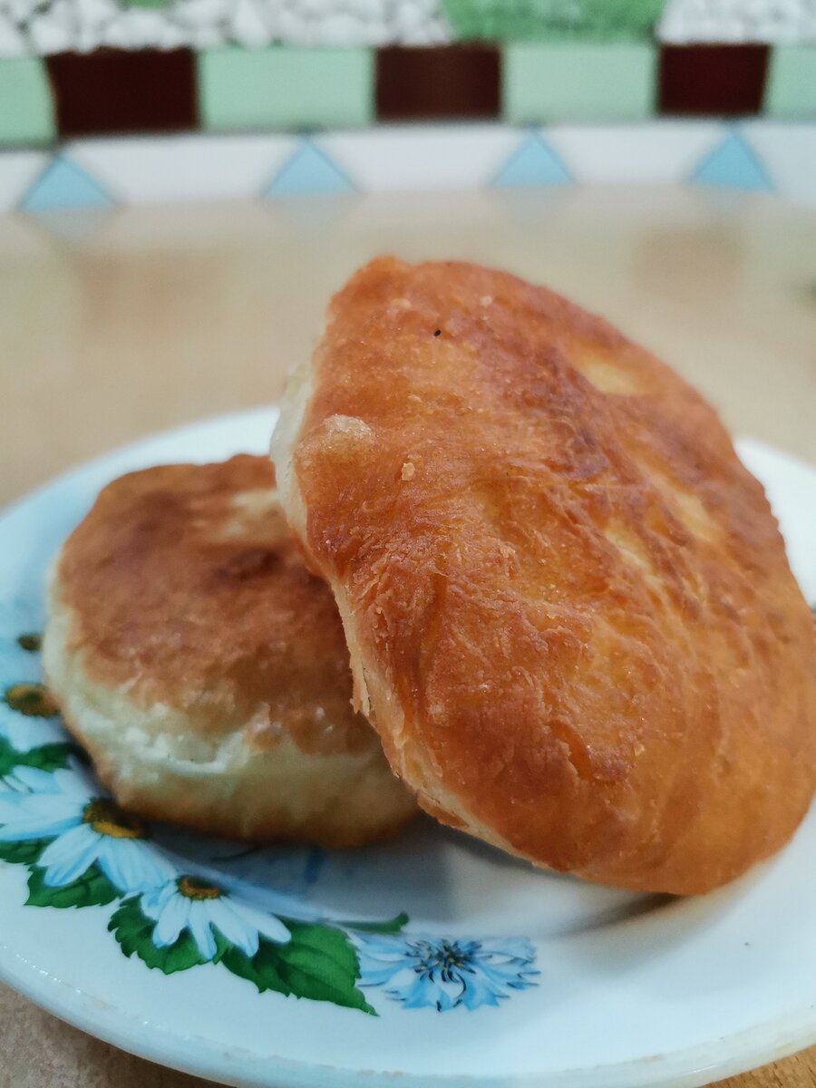 Воздушные домашние пышки на сковороде - рецепт. Вкусно и быстро! - венки-на-заказ.рф