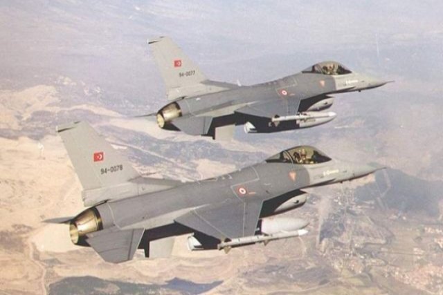 Турецкие истребители F-16 (фото с сайта Defense News) 