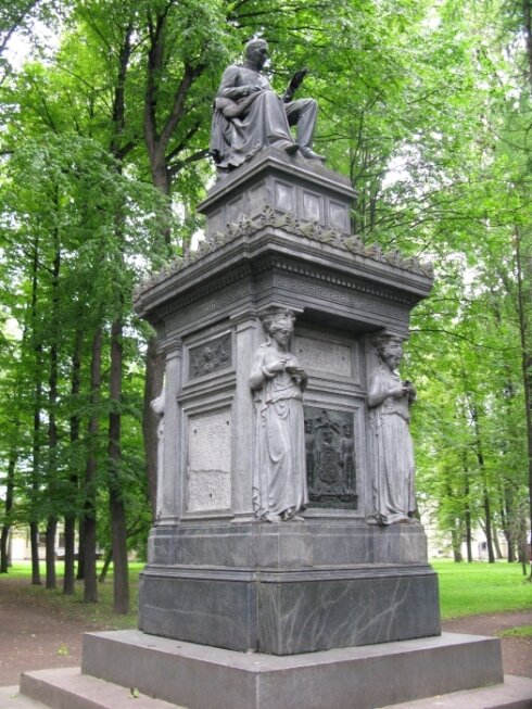 Виллие Яков Васильевич. Скульптор Д. Йенсен, арх. А. Штакеншнейдер.                   Источник: Яндекс. Картинки.