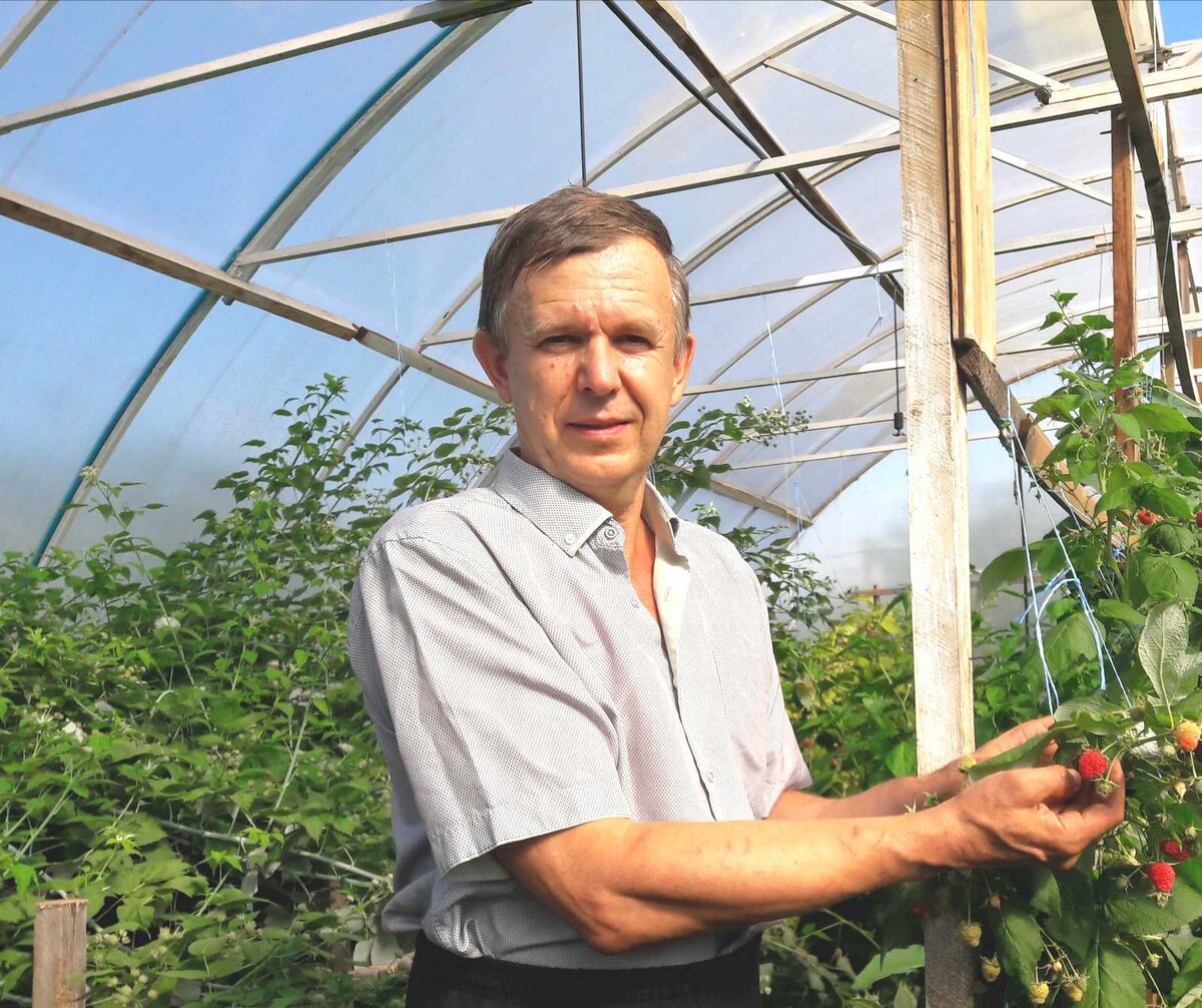 Доктора Тарасевича застала на даче. Здесь он проводит всё свободное время между дежурствами в больнице.