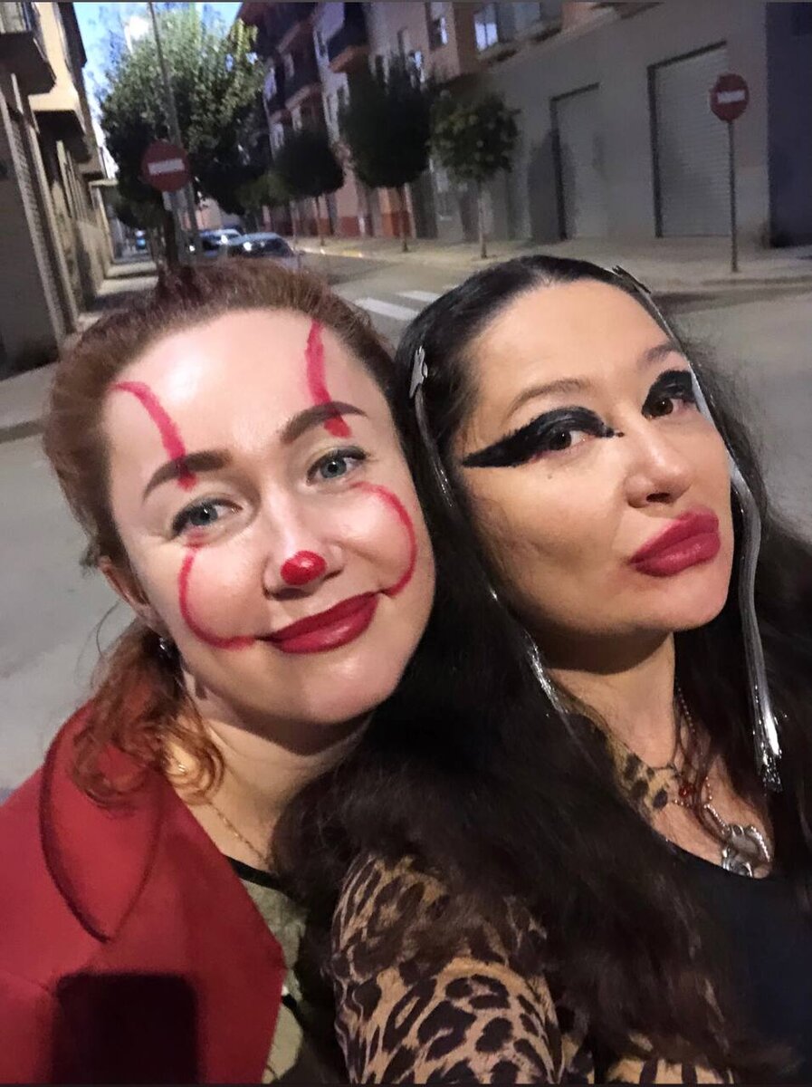 Я и моя Подруга радуем детей, ну или пугаем. 