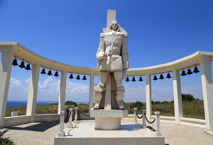 Монумент адмиралу Федору Ушакову на Мысе Калиакре - Фото: ИНТЕРНЕТ-РЕСУРС