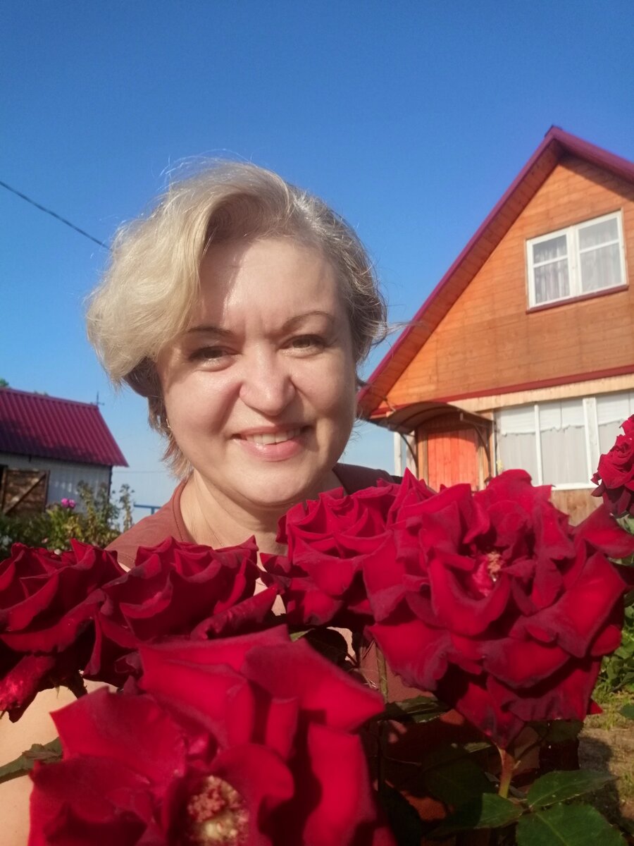 Арт директор Блэк баккара Эльвира