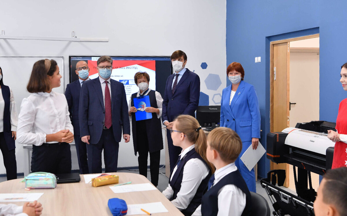 Сергей Кравцов в школе №74 г.Ижевска. Источник: edu.gov.ru