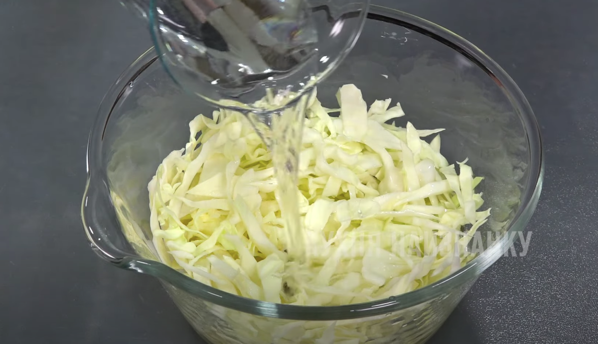 Полезная квашеная капуста без соли, сахара и уксуса: старинный рецепт, который захочется повторить