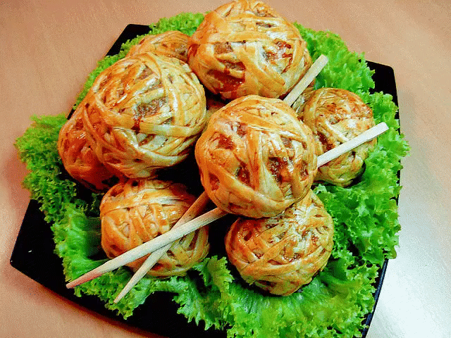 Вкусные мясные шарики в слоеном тесте: рецепты и советы