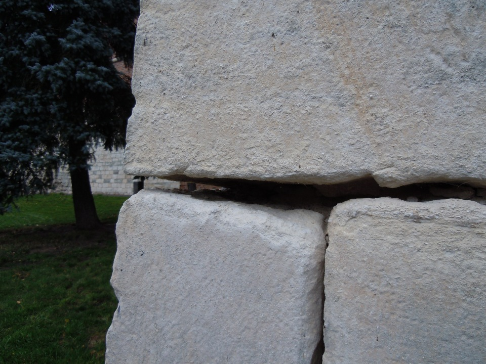  23 октября 2011 г. Здесь внимание будет больше направлено на состояние кладки кремля.-15