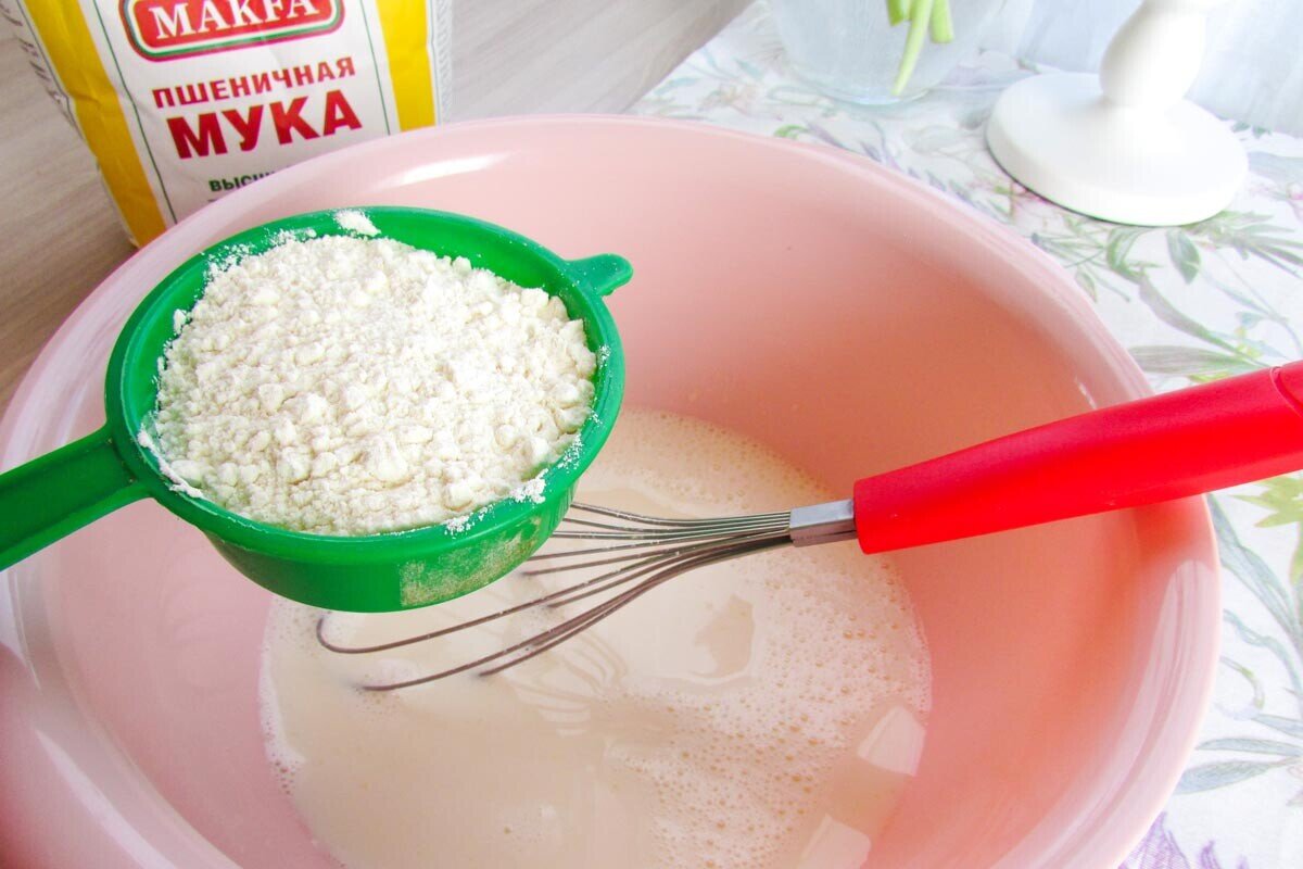 Мясоворот. Тесто для посикунчиков. Ингредиенты для посикунчиков. Посикунчики рецепт.