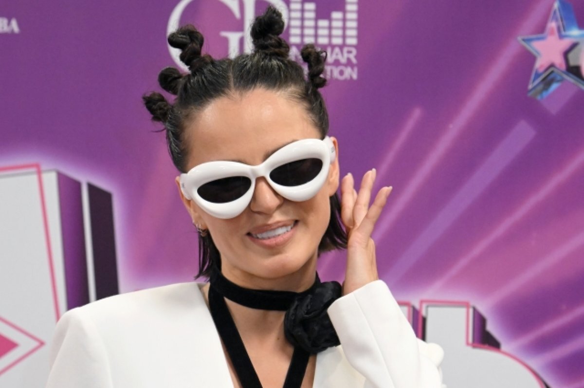    Zivert уволила концертного директора из-за скандала с продажей билетов