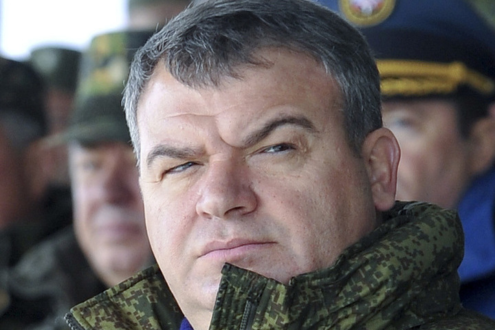 Сердюков ещё министр. Фото из сети.