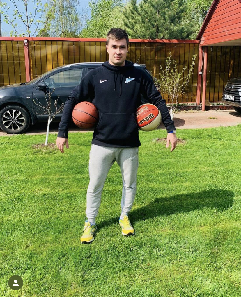 Примерно так я выглядел во время встречи с сотрудниками 