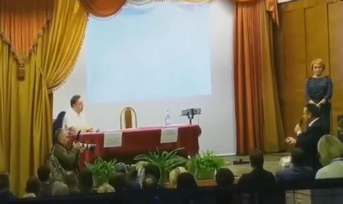 Публичные слушания по проекту планировки территорий по программе реновации в районе Метрогородок. Фото: www.facebook.com. 