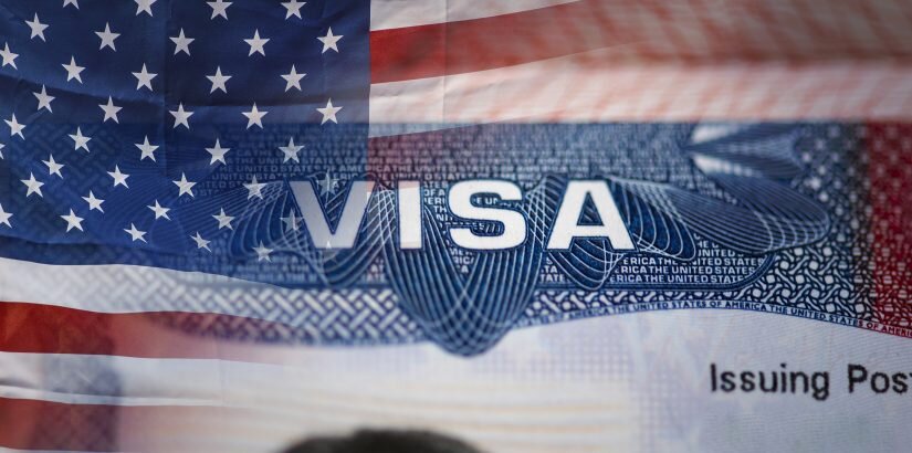 США дала старт о расширении списка стран которым въезд будет запрещён или очень усложнен.  Администрация Соединенных Штат  выпустила список в котором есть страны из  СНГ это Казахстан и Кыргызстан так же в список вошли такие страны как Танзания, Мьянма, Судан, Нигерия и Эритрея  по новостям из СМИ США в этот список так же хотели включить Белоруссию но по не понятным причинам они отказались включать в список.  По массовым новостным волнениям об указе Трампа ещё говорили за несколько недель назад, этот список не предполагал полного запрета на въезд в США. Граждане этих стран могут обращаться в Американское Консульство  за туристической или деловой визой, для этих стран будет ограничение на иммиграционную визу и рабочую визу, ну как мы поняли администрация Трампа всё делает чтоб мигрантов стало меньше и меньше. 