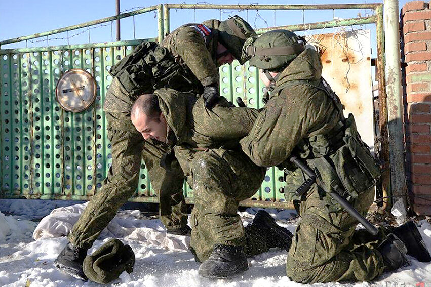 Самовольное оставление части примеры