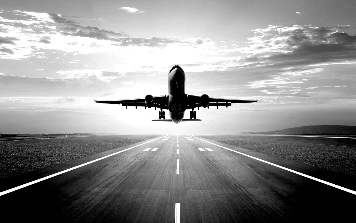 Заговор - обряд от чёрной полосы:  Если у вас началась череда всяческих неприятностей и проблем, то не стоит ждать их продолжения, и отвести от себя беду пока не стало ещё хуже. 
На убывающей луне купите маленькое квадратное зеркальце и не большой отрезок красной ткани. Заверните зеркальце в ткань читая при этом отчитку не разжимая губ (про себя). После этого спрячьте завёрнутое зеркальце подальше, так, чтобы ни кто не смог больше в него посмотреть. Вскоре после этого чёрная полоса от вас уйдёт и жизнь станет налаживаться. Через год "прятанку" нужно закопать на пустыре, где не ходят люди. При необходимости обряд можно повторить. " Как я (имя) спрятал(а) зеркальное стекло, так чтобы так же от меня ушло всё лихое, плохое, наносное и переносное, с меня (имя) на зеркало сошло. На ныне, на вечно и на бесконечно. Да будет так!"