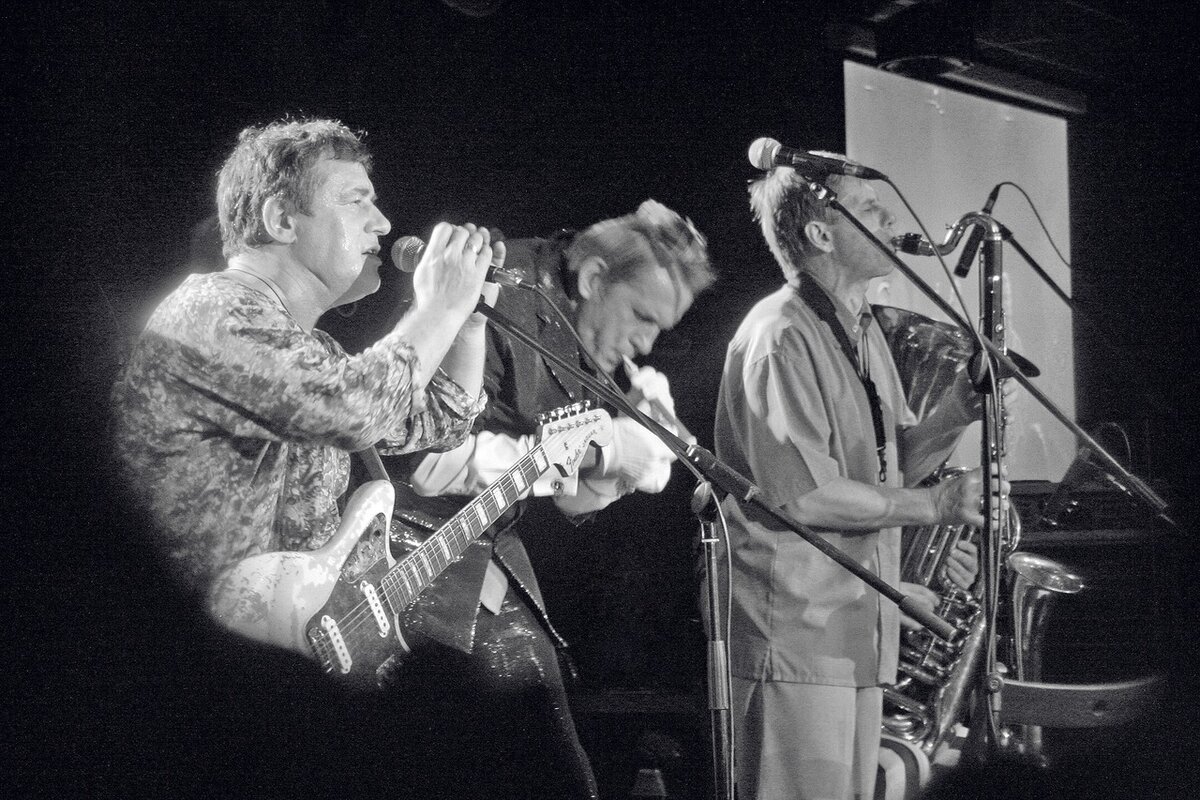 Одно из ранних фото группы (Фото из открытых источников)