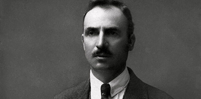 Димитър Иванов Стоянов, по-известен под псевдонима Елѝн Пелѝн, е български писател. Централно място в творчеството му заема описанието на българското село, това е и причината да го наричат „певец на българското село“