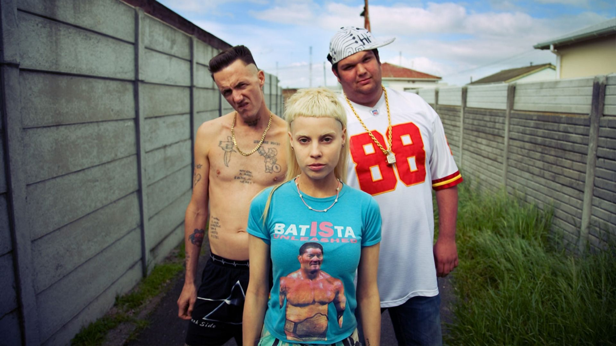 Группа die antwoord. Йоланди Фиссер группа. Йоланди Фиссер и ниндзя. Солистка группы ди антвурд.